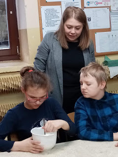 Wczoraj święto czekolady, a dziś owsiane ciasteczka. W SOSW w Strzelnie nieziemskie zapachy i smaki.