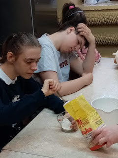 Wczoraj święto czekolady, a dziś owsiane ciasteczka. W SOSW w Strzelnie nieziemskie zapachy i smaki.