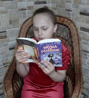 Uczniowie SP im. M. Konopnickiej we Wronowach i ich ulubione książki - Światowy Dzień Książki i Praw Autorskich