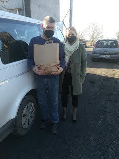 Wielkanocny zając dla podopiecznych ŚDS w Strzelnie