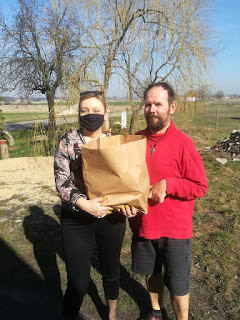 Wielkanocny zając dla podopiecznych ŚDS w Strzelnie