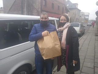Wielkanocny zając dla podopiecznych ŚDS w Strzelnie