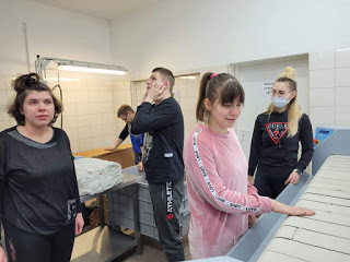 Uczniowie OSW ze Strzelna odwiedzili ZAZ w Przyjezierzu