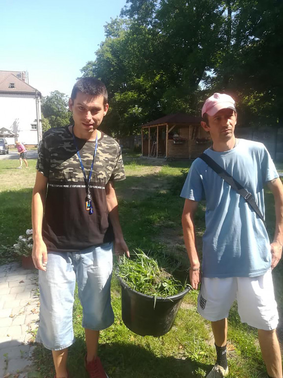 Podopieczni ŚDS w Strzelnie pracują i odpoczywają