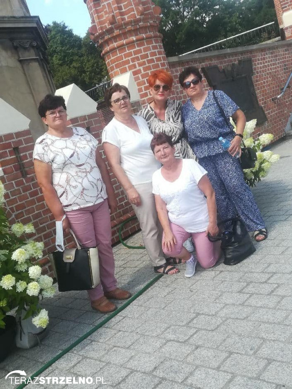 Pielgrzymka autokarowa  Gminnej Rady Kół Gospodyń Wiejskich w Strzelnie  do Częstochowy
