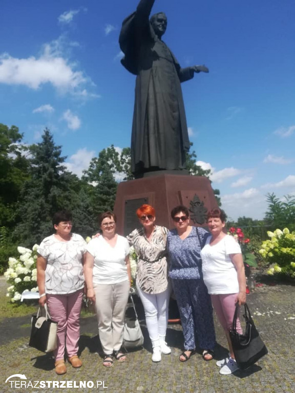 Pielgrzymka autokarowa  Gminnej Rady Kół Gospodyń Wiejskich w Strzelnie  do Częstochowy