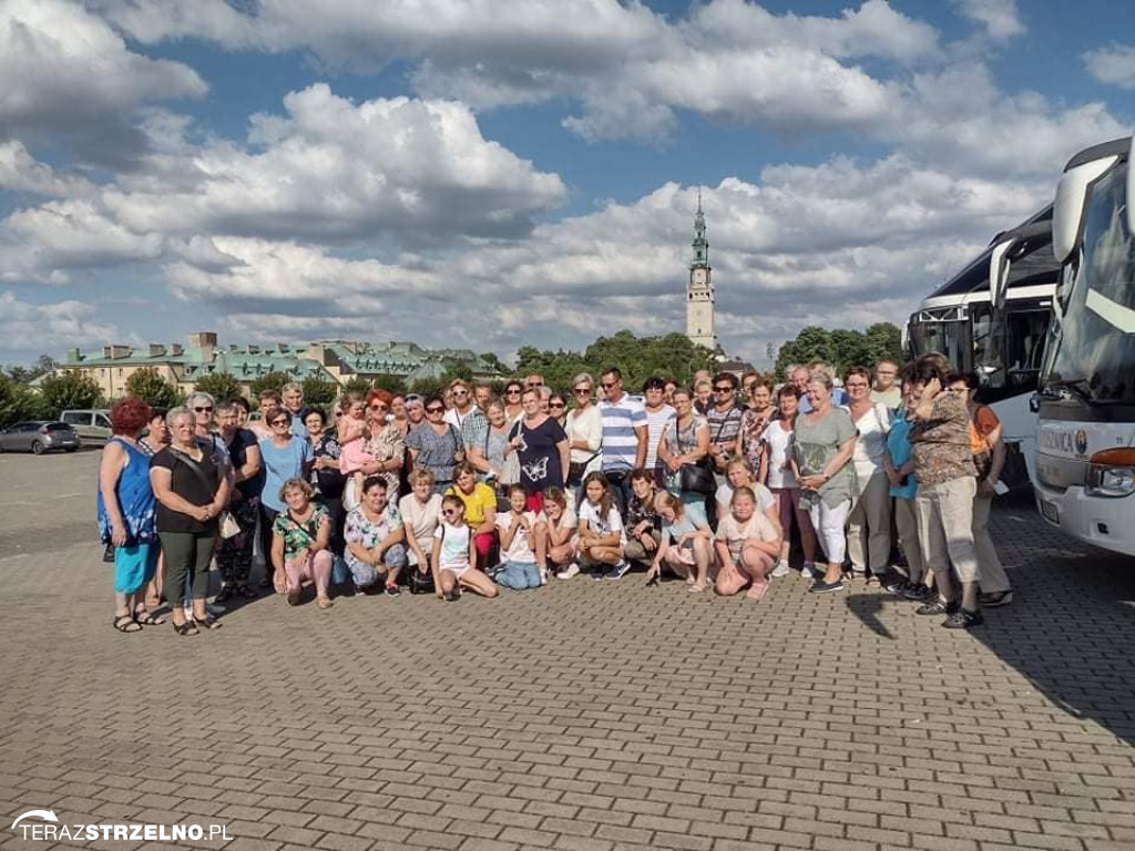 Pielgrzymka autokarowa  Gminnej Rady Kół Gospodyń Wiejskich w Strzelnie  do Częstochowy