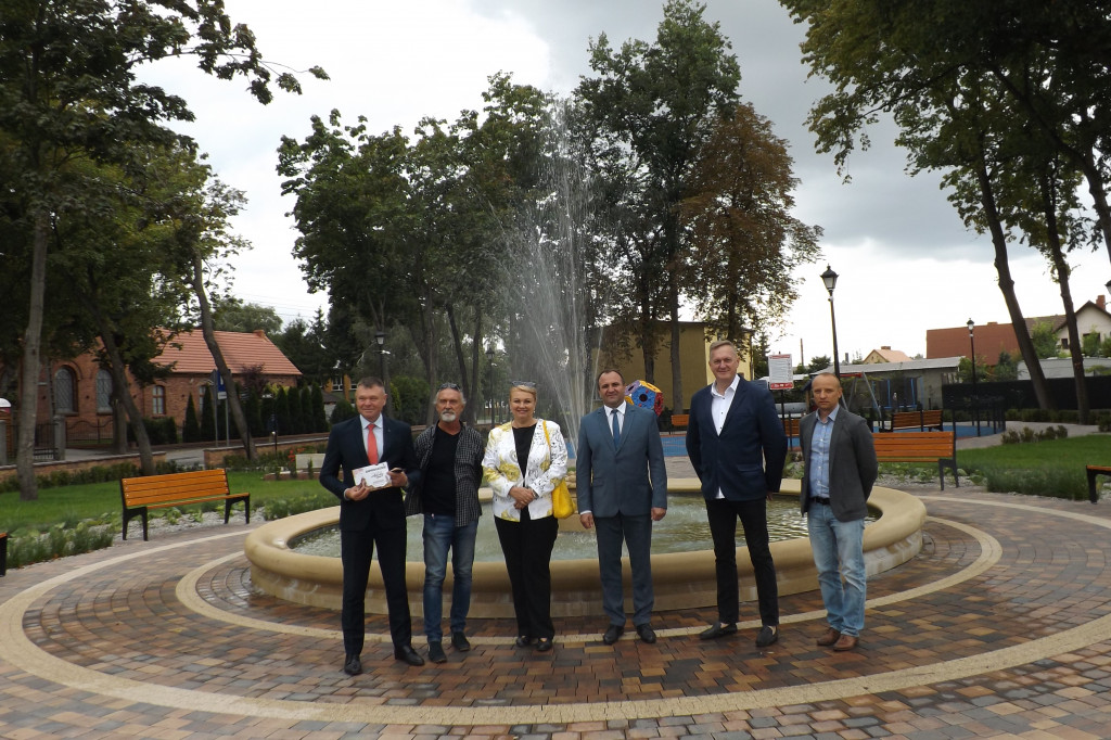 Zaproszeni goście podziwiali Park Kościuszki i postęp prac przy SP.