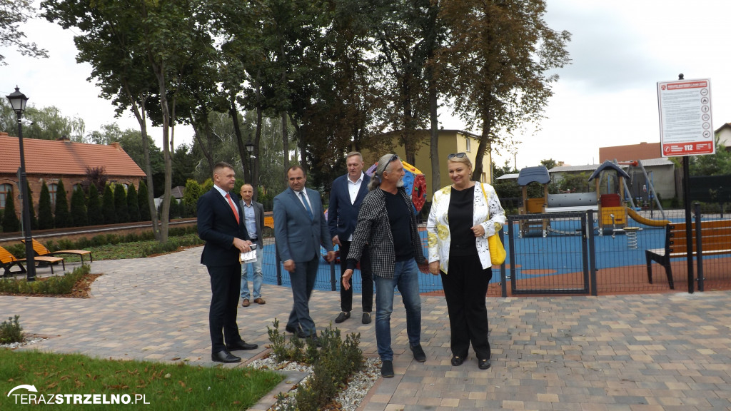 Zaproszeni goście podziwiali Park Kościuszki i postęp prac przy SP.