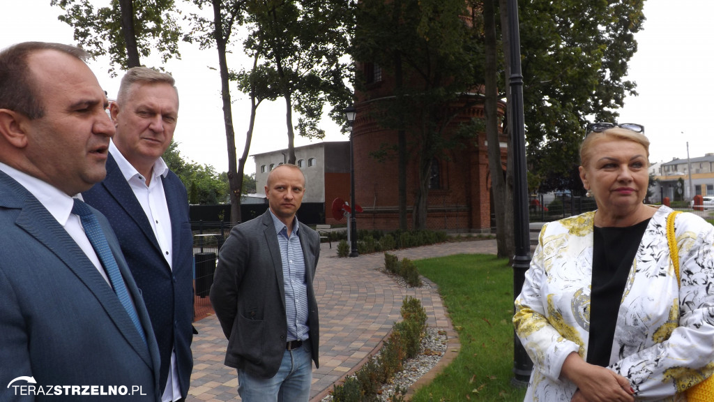 Zaproszeni goście podziwiali Park Kościuszki i postęp prac przy SP.