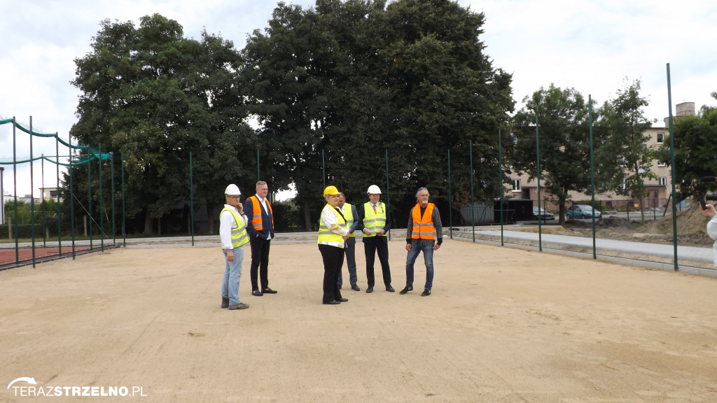 Zaproszeni goście podziwiali Park Kościuszki i postęp prac przy SP.