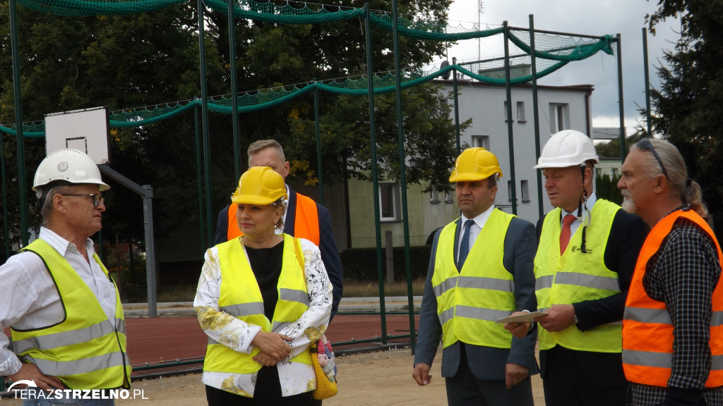 Zaproszeni goście podziwiali Park Kościuszki i postęp prac przy SP.