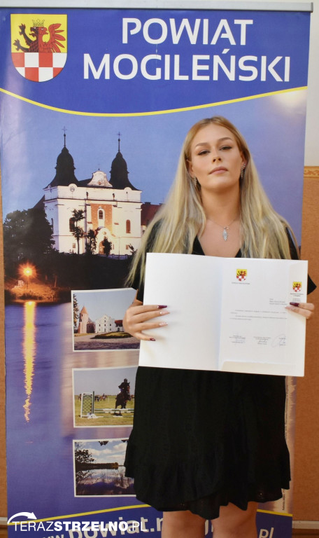 Wręczono stypendia Starosty Mogileńskiego. Poznajcie uzdolnionych uczniów z naszego powiatu!