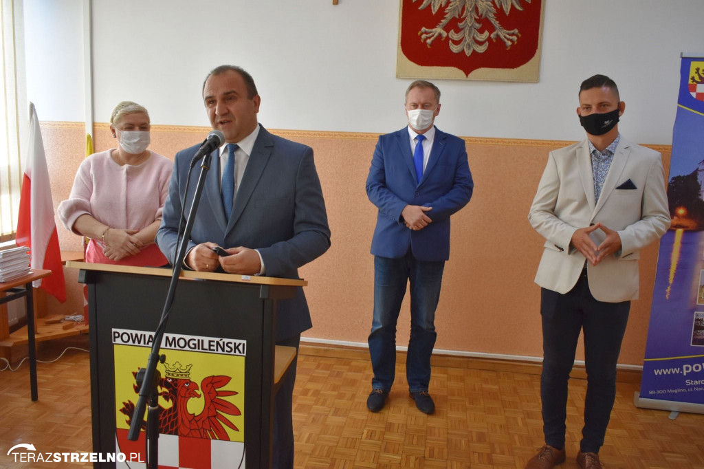 Wręczono stypendia Starosty Mogileńskiego. Poznajcie uzdolnionych uczniów z naszego powiatu!