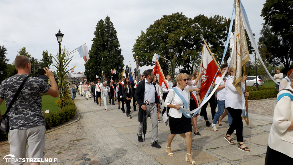 DOŻYNKI GMINNO- DIECEZJALNO- PARAFIALNE w STRZELNIE