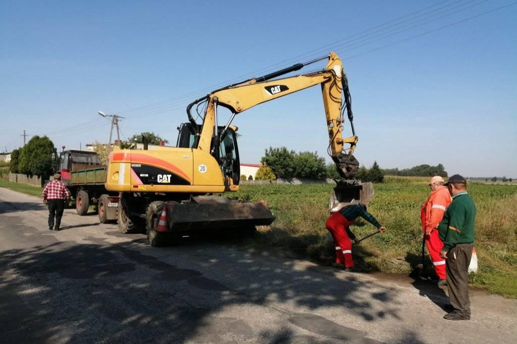 Trwają prace remontowe na drodze powiatowej w miejscowości Sławsko Dolne