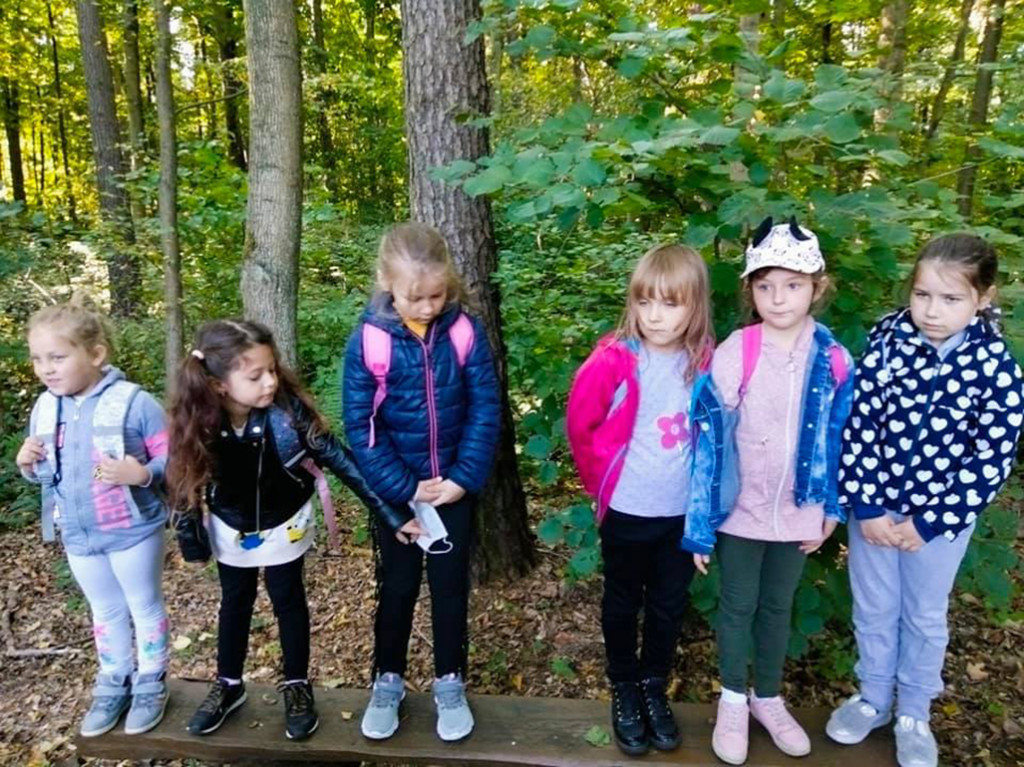 Uczniowie klas I-III z Markowic w Nadleśnictwie Miradz - film i fotorelacja