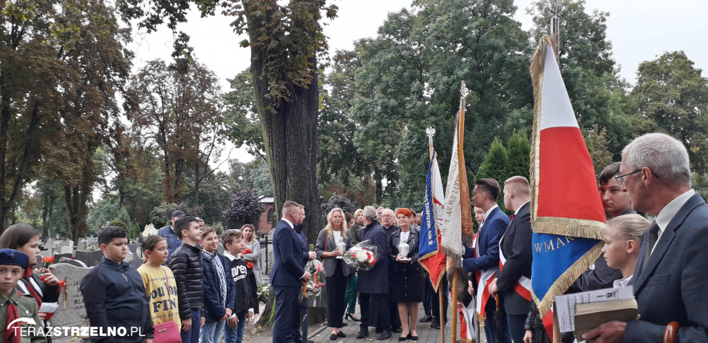 Uroczystości 17 września pod Pomnikiem Katyńskim w Strzelnie