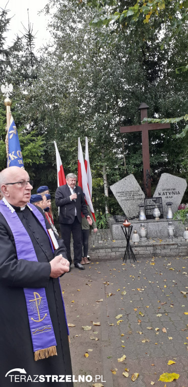 Uroczystości 17 września pod Pomnikiem Katyńskim w Strzelnie