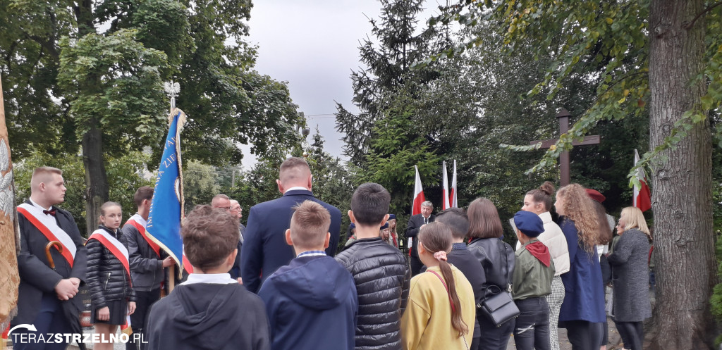 Uroczystości 17 września pod Pomnikiem Katyńskim w Strzelnie