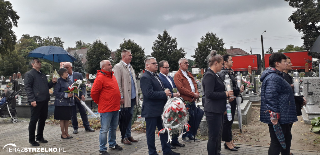Uroczystości 17 września pod Pomnikiem Katyńskim w Strzelnie