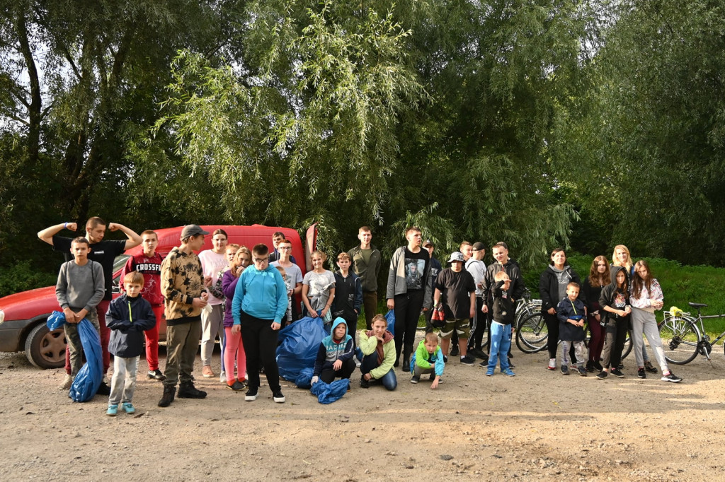 Uczniowie strzeleńskich szkół sprzątali swój kawałek świata