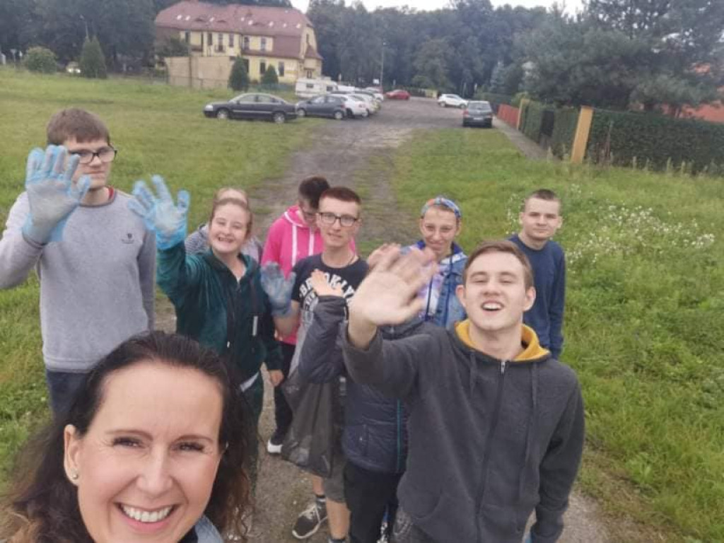 Uczniowie strzeleńskich szkół sprzątali swój kawałek świata