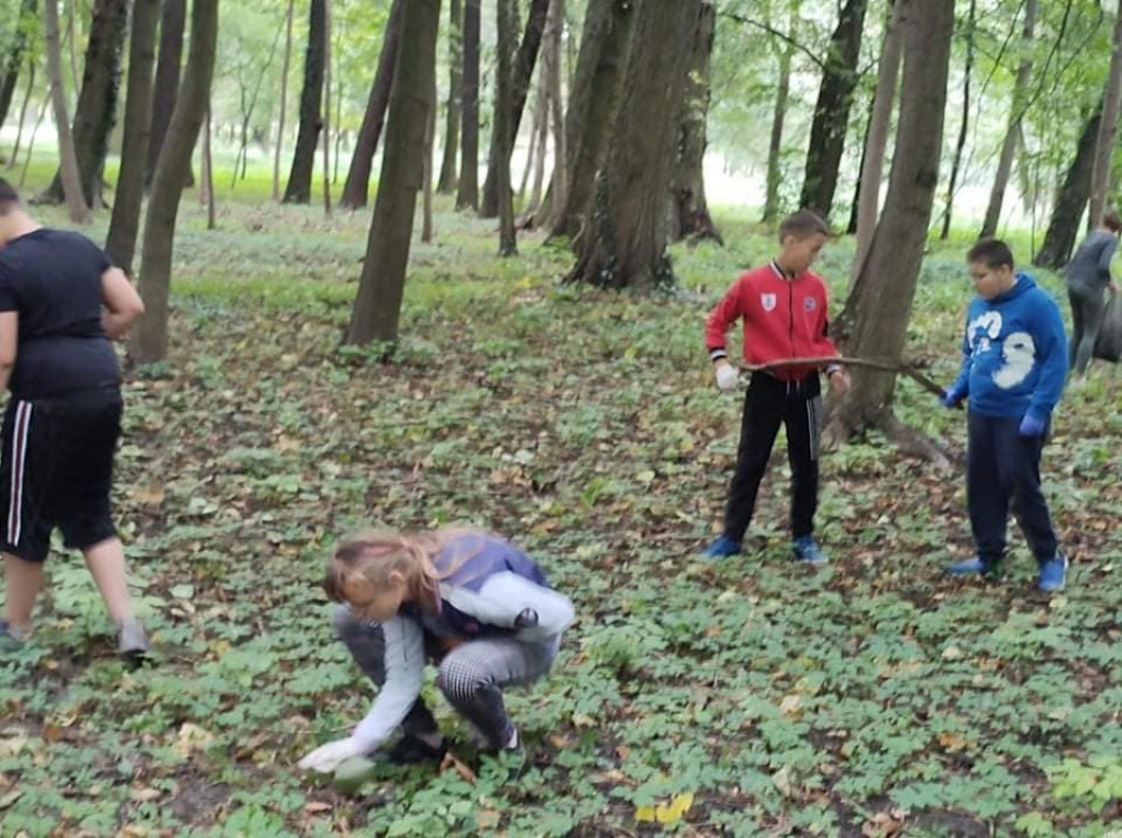 Uczniowie strzeleńskich szkół sprzątali swój kawałek świata