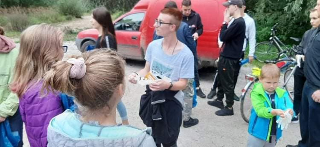 Uczniowie strzeleńskich szkół sprzątali swój kawałek świata