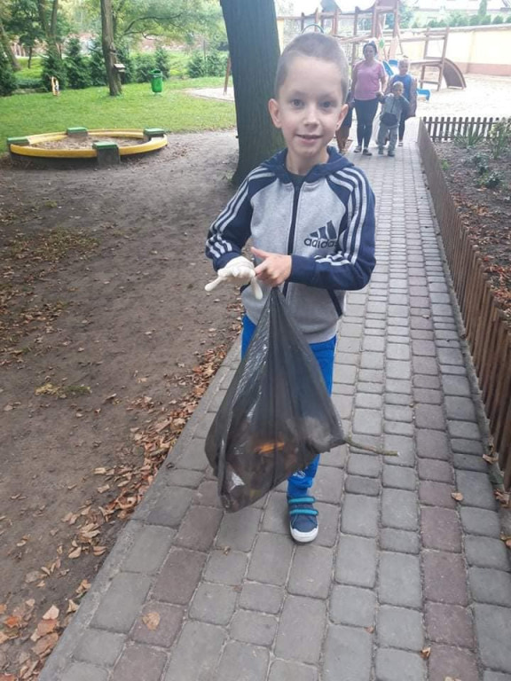 Uczniowie strzeleńskich szkół sprzątali swój kawałek świata