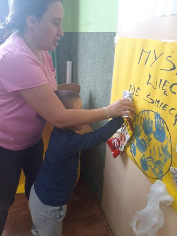 Uczniowie strzeleńskich szkół sprzątali swój kawałek świata