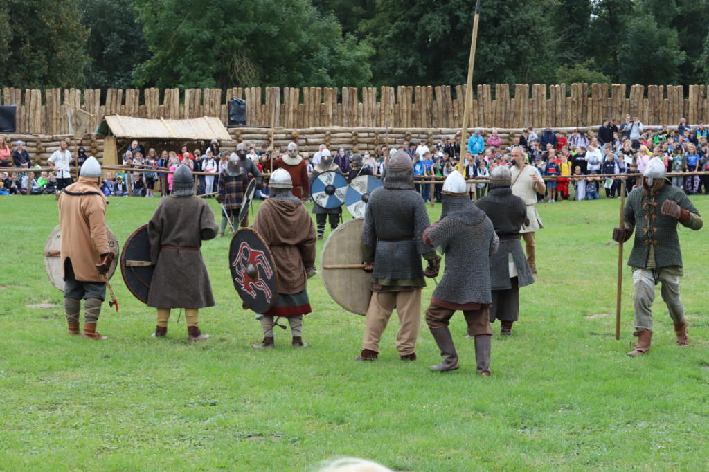 Uczniowie ze Strzelna na XXVI Festynie Archeologicznym
