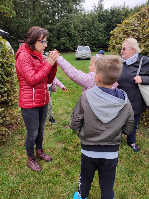 Dzieci strzeleńskiej szkoły na wycieczce w Kurzebieli
