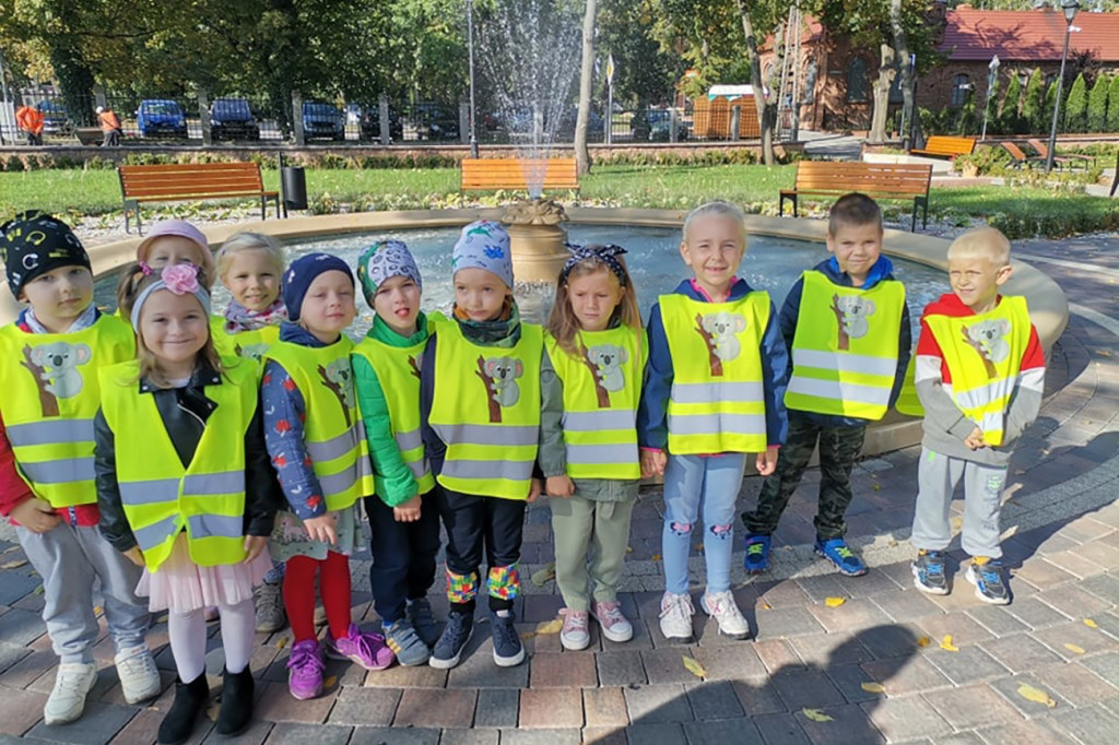 Strzeleńskie przedszkolaki uczą się bezpiecznego poruszania po drodze