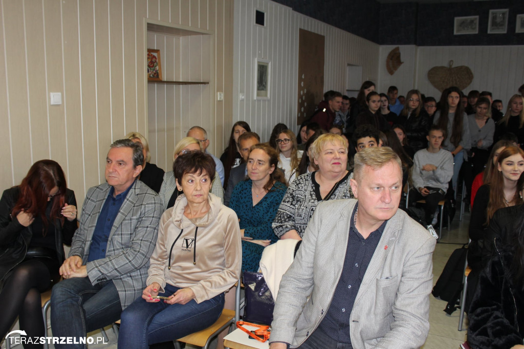 Zespół Szkół w Strzelnie - Dzień Edukacji Narodowej