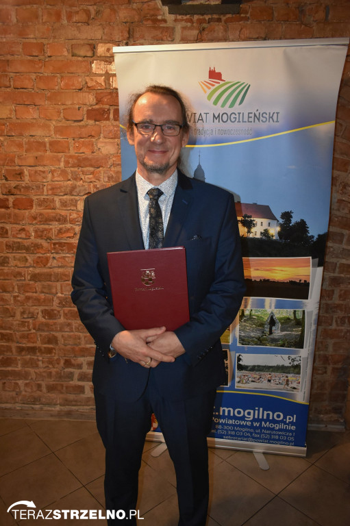  Nauczyciele ze Strzelna z nagrodami starosty mogileńskiego [ZDJĘCIA]