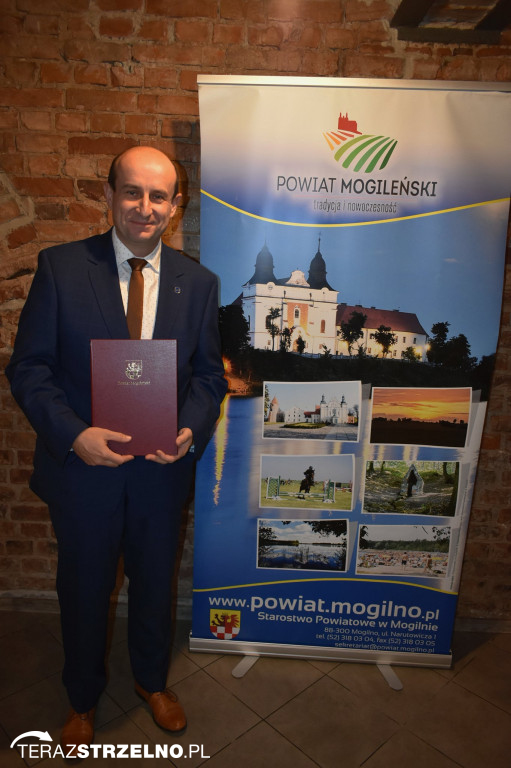  Nauczyciele ze Strzelna z nagrodami starosty mogileńskiego [ZDJĘCIA]