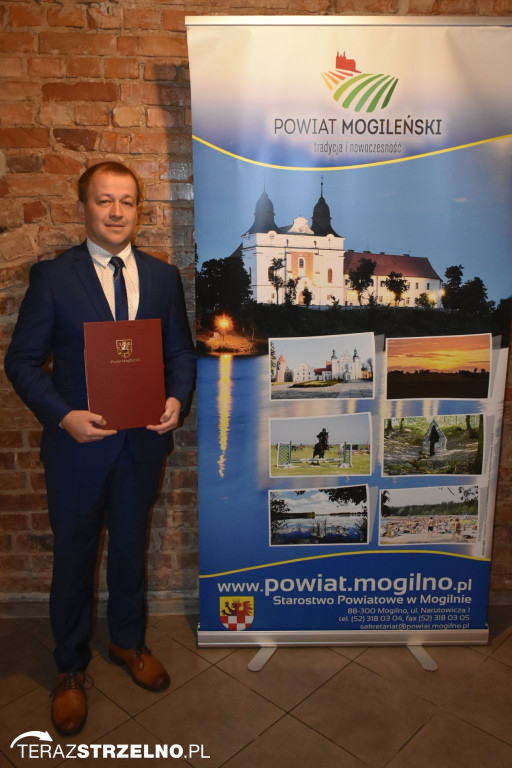  Nauczyciele ze Strzelna z nagrodami starosty mogileńskiego [ZDJĘCIA]