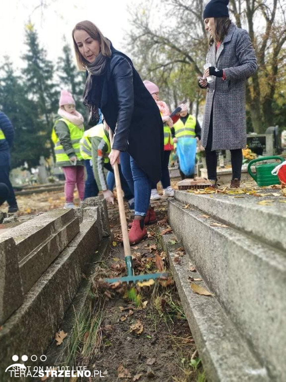 Strzelno - Uczniowie SOSW pamiętają o bohaterach regionu