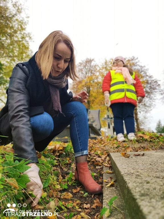 Strzelno - Uczniowie SOSW pamiętają o bohaterach regionu