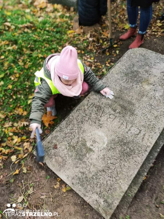 Strzelno - Uczniowie SOSW pamiętają o bohaterach regionu
