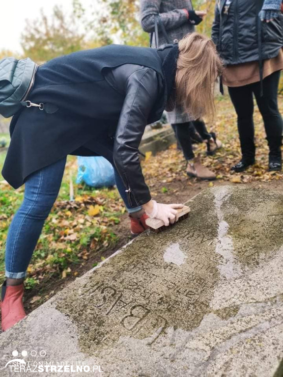 Strzelno - Uczniowie SOSW pamiętają o bohaterach regionu