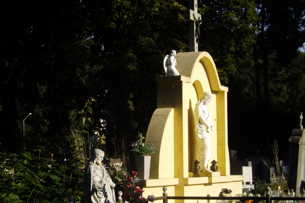 Święto Zmarłych w Strzelnie