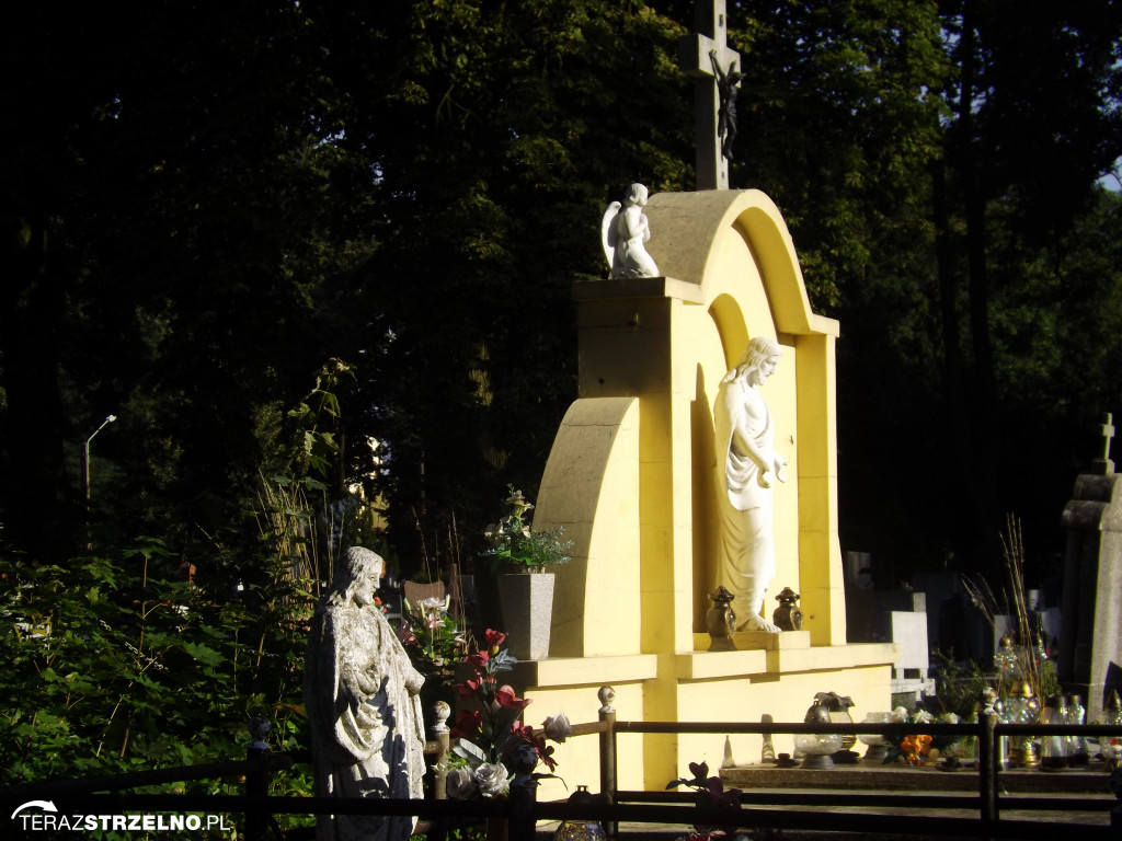 Święto Zmarłych w Strzelnie