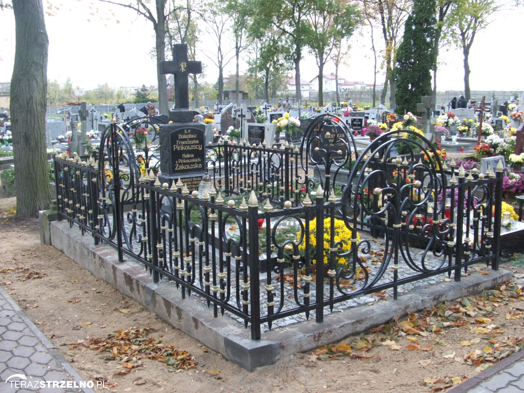 Święto Zmarłych w Strzelnie
