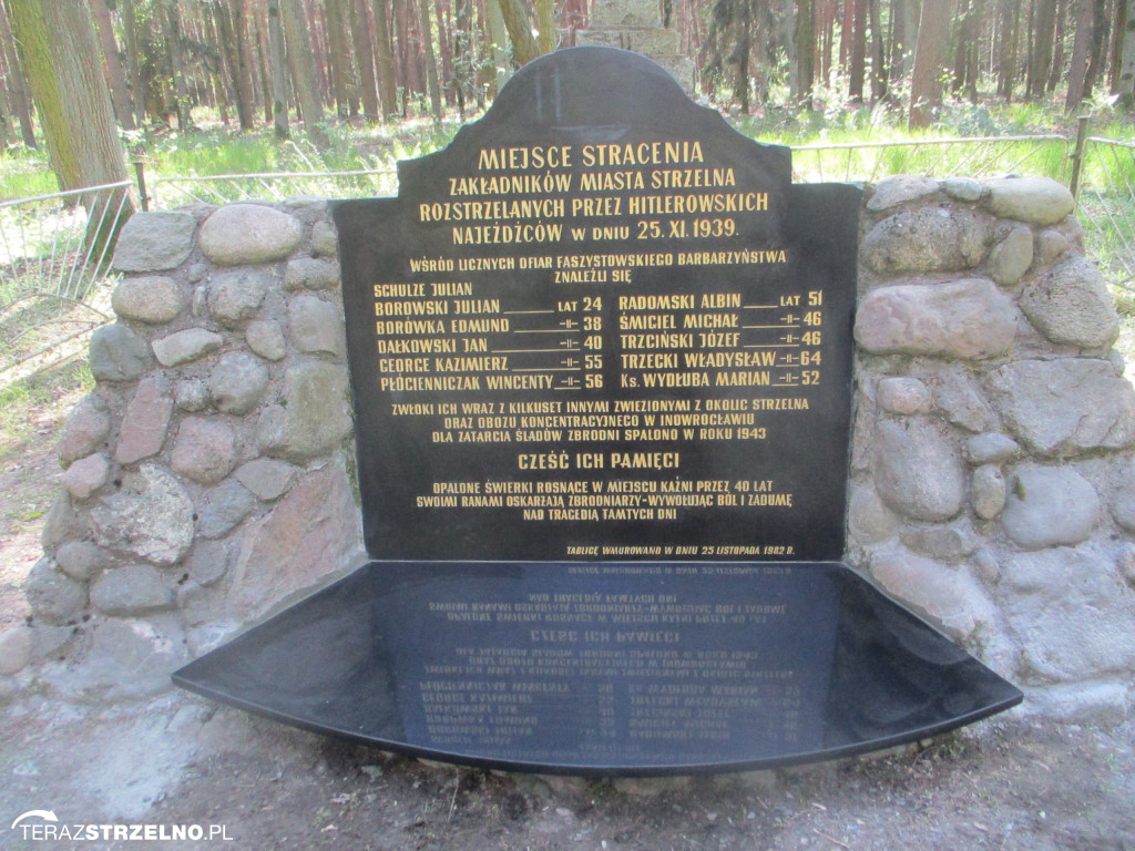 Święto Zmarłych w Strzelnie
