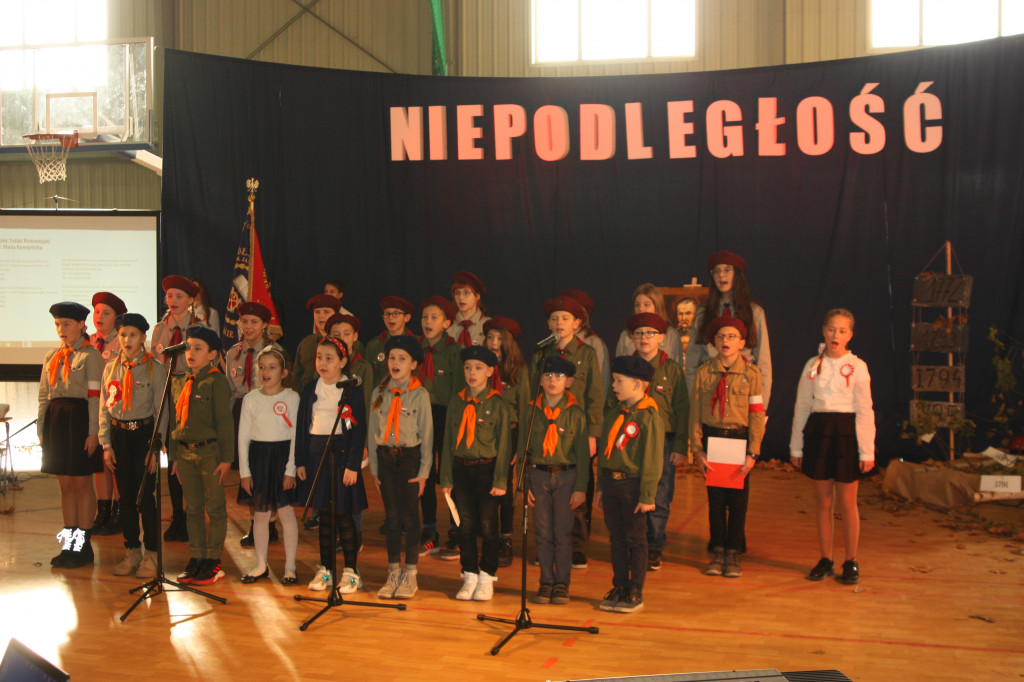 SP im. J. Dałkowskiego świętowało odzyskanie niepodległości