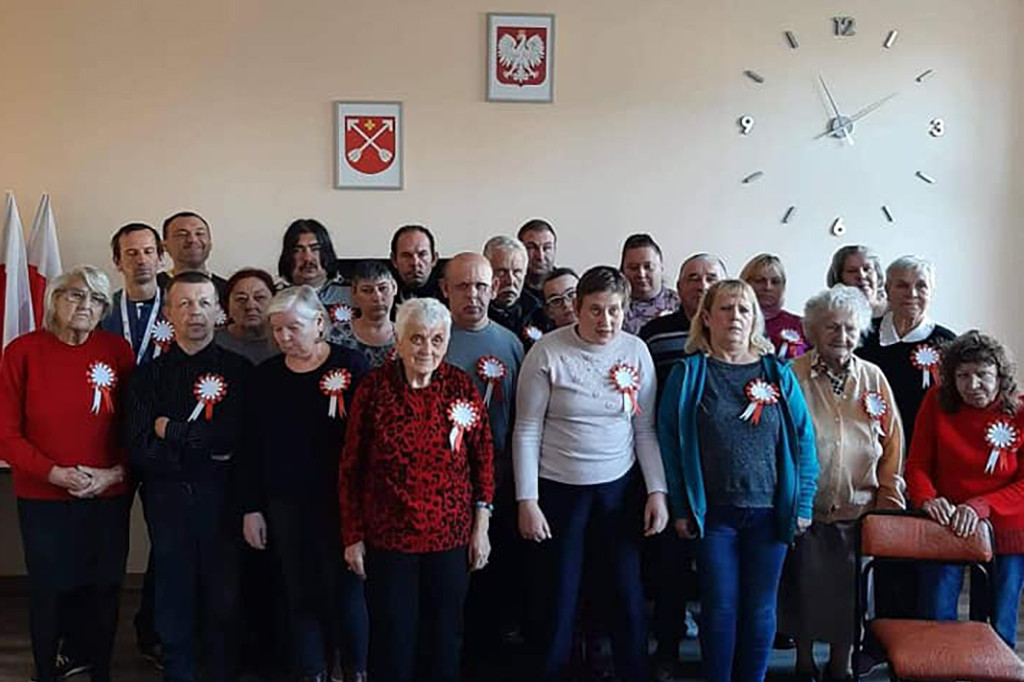 Przygotowania do uczczenia Święta Niepodległości w SDŚ w Strzelnie