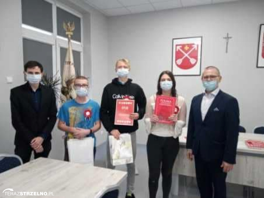 UM w Strzelnie - Podziękowanie za patriotyczną postawę.