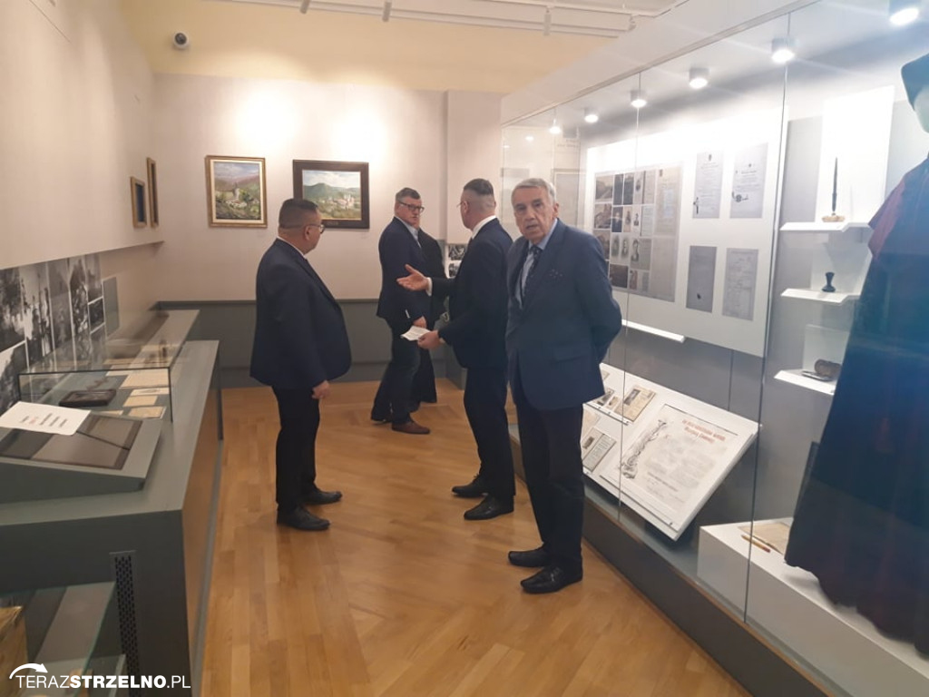 Burmistrz z wizytą w Muzeum Powstania Warszawskiego